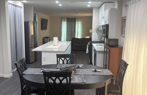 Newnan Casa | The Lofted Retreat