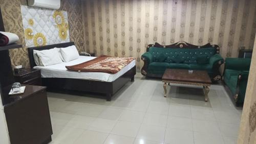 Mall Road Hotel | The Lords Hotel