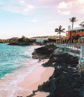 Smith's Hotel | The Loren at Pink Beach