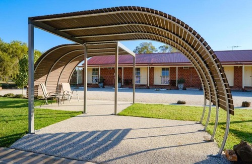 Chiltern Hotel | The Lydoun Motel