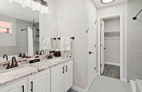 Evans Casa | The Magnolia at Tuscany, Spacious and deluxe