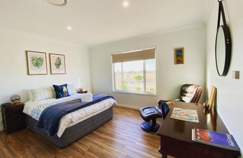 Corrigin Casa | The Mains Guest House 2 Bedroom Farm Stay