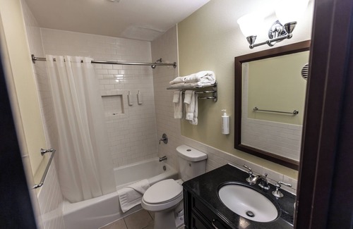 Mammoth Lakes Hotel | The Mammoth Creek Inn