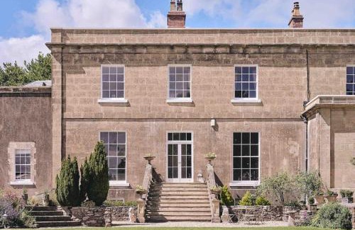 Radstock Villa | The Manor Holcombe Luxury House Pool & Hot-tub