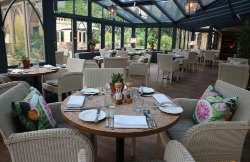 Moreton-in-Marsh Hotel | The Manor House Hotel