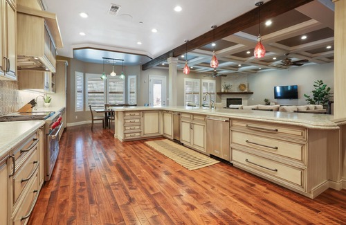 Porterville Casa | The Mansion | Theater & Pool