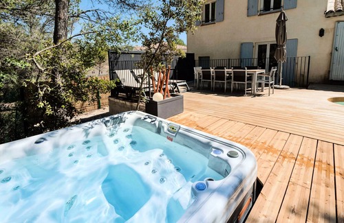 Pont Royal Villa | The Mas and Villas of Pont Royal in Provence - maeva Home - Fully equipped 5-room villa for 8 people - Exclusive - super Home