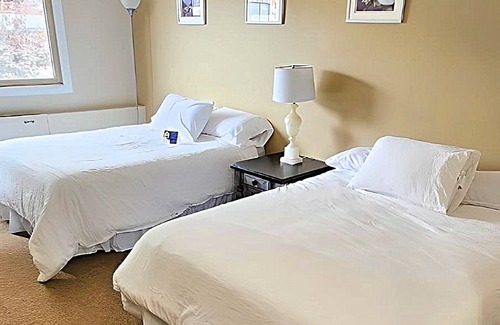 Medicine Hat Hotel | The Medicine Hat Villa