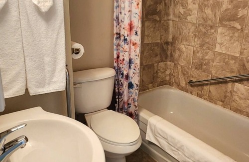 Medicine Hat Hotel | The Medicine Hat Villa