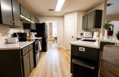 Kingsland Casa | The Modern Georgian - 6 min to I95, 3 Bd-2 Ba