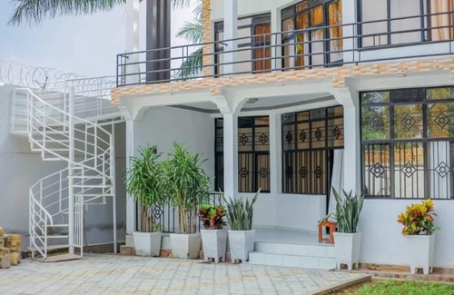 Burundi Casa | The Modern Sunset