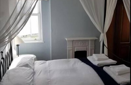 Criccieth Casa | The Moelwyn Hotel & Restaurant