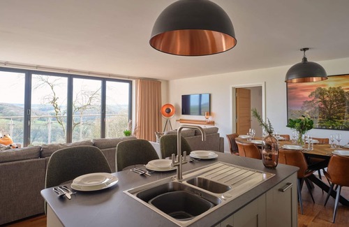 Chittlehamholt Cabaña | The Mole Resort that sleeps 8 guests in 4 bedrooms