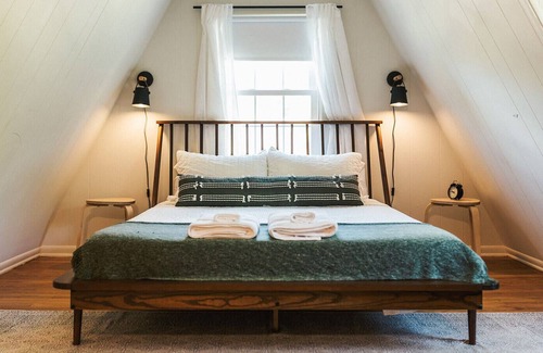 South Kansas City Casa | The Mona Lisa House