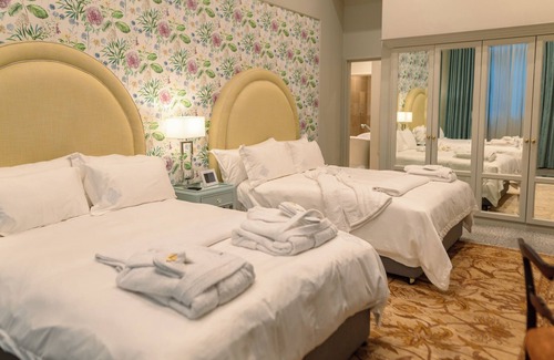 Greater Johannesburg Metropolitan Area Hotel | The Monarch Hotel