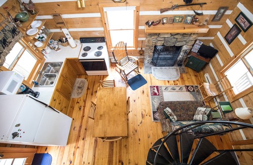 Otto Cabina | Acogedor Dillard Log Cabin en un arroyo de montaña. Pague 6 noches-7ma noche gratis