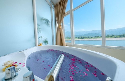 Rishikesh Hotel | The Neeraj Ganga Rajmahal Wellness Dream