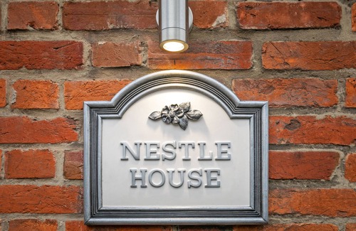 Winchester Cabaña | The Nestle House