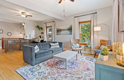 Hastings Apartamento | The Nininger Apt - Walk to DT & River, King Bed