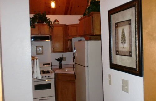 Crestline Hotel | The North Shore Inn