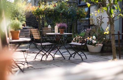 Oakhill Hotel | The Oakhill Inn