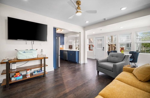 North End Apartamento | The Octopus House: Stylish 2BR Getaway - Sleeps 6