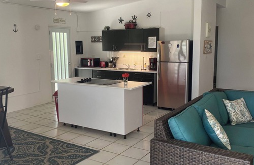 Yabucoa Casa | Casa Ohio: Retiro Frente a la Playa de 4 Dormitorios
