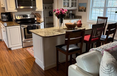 Avon Casa | The Old Avon 1800 Manor