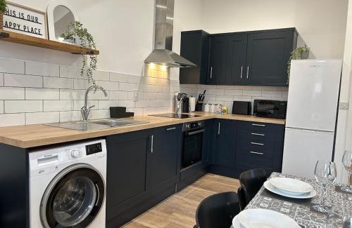 Higham Ferrers Apartamento | The Old Band Accommodation 1 kingsize bed and 1 Sofa Bed available