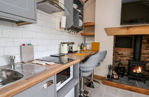 Tirabad Cabaña | The Old Cobblers Shop