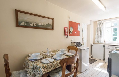 Bishops Castle Cabaña | The Old Schoolhouse and Cottage, EL CASTILLO DEL OBISPO