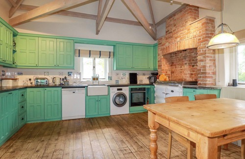 St. Mabyn Cabaña | THE OLD WATERMILL, pet friendly, luxury holiday cottage in St Mabyn