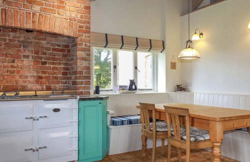 St. Mabyn Cabaña | THE OLD WATERMILL, pet friendly, luxury holiday cottage in St Mabyn