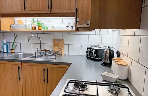 Warkworth Cabaña | The Olde Stables – Timeless Retreat in Coastal Warkworth