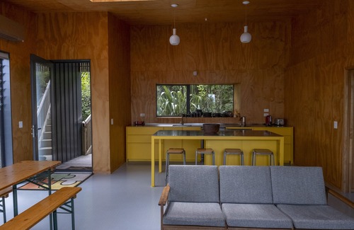 Omiha Casa | The Omiha Bach Retreat 3 min walk to beach