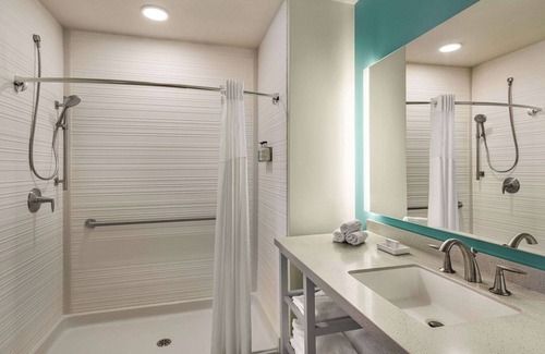 Cleveland Hotel | The Orbit Hotel, Trademark Collection by Wyndham