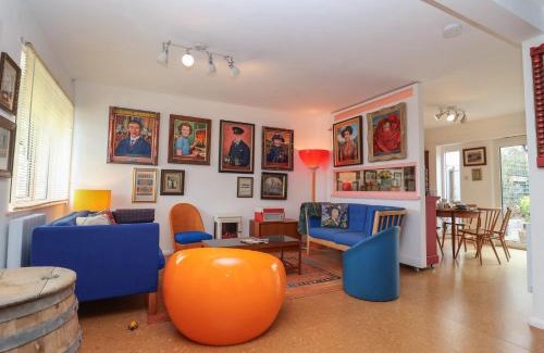 Bury St Edmunds Casa | The Orchard Close Art House