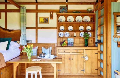 Trecastle Apartamento | The Orient Express Shepherd's Hut with Hot Tub