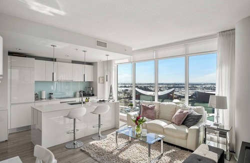 Victoria Park Apartamento | The Outlook - Calgary Tower & Stampede Views!