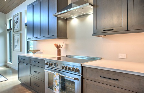 Sylva Casa | The Overlook at Balsam Mountain Preserve: Modern Mountain Home on Arnold Palmer Golf Course