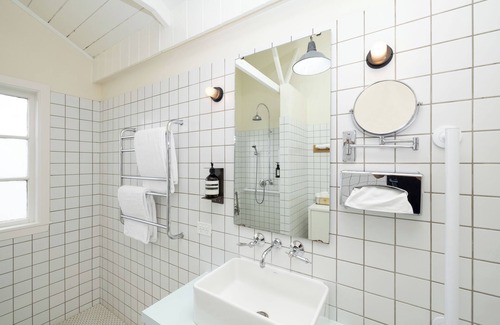 Oneroa Hotel | The Oyster Inn