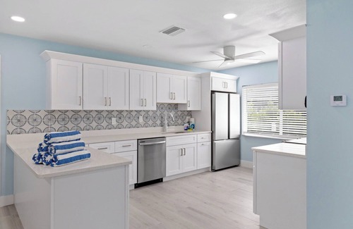 Sanibel Hotel | THE Palmview AND Sandpiper Inns