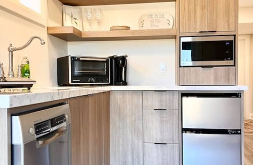 Kitchener Condominio | The Parkvale Home - Cozy 1BR with Stunning View!