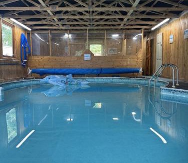 Lechlade Casa | The Parlour Cotswolds Farm Stay With Pool