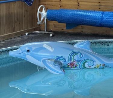 Lechlade Casa | The Parlour Cotswolds Farm Stay With Pool