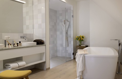 Vorstadte Hotel | The Passage