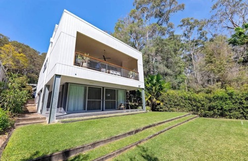 Pearl Beach Villa | The Pavilions at Pearl