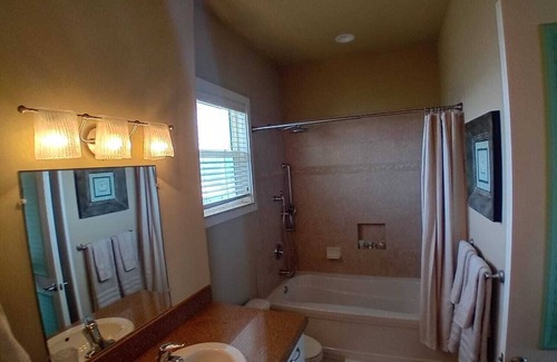 Salt Pond Cabina | The Penthouse Suite Sunset Views Long Island Harbour Club