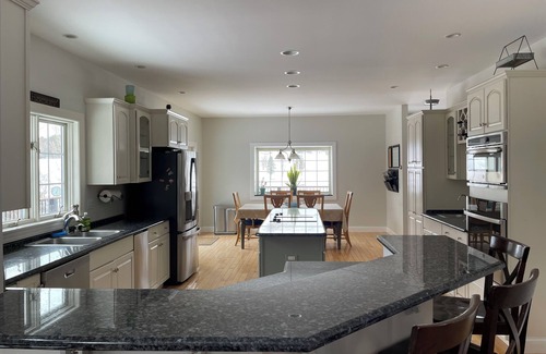 Montpelier Casa | The perfect family getaway with stunning views, large deck and hot tub