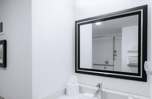 Meridian Casa | The Perfect Spot to Rest near Bonita Lakes Mall!-S